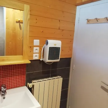 Hébergement de vacances Maisonette Chaleureuse Entre Lac Et Montagnes *