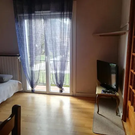 Hébergement de vacances Maisonette Chaleureuse Entre Lac Et Montagnes *